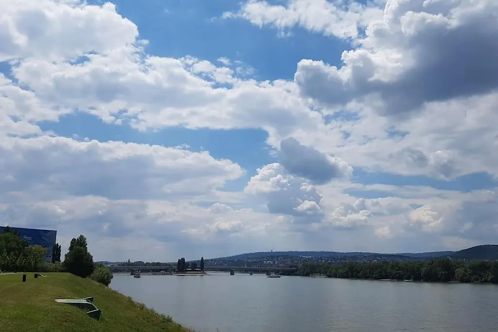 Danube Dream Superb View & Garage Apartment Budapesta
