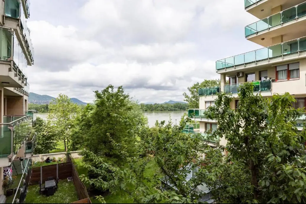 Danube Dream Superb View & Garage Apartment Budapesta